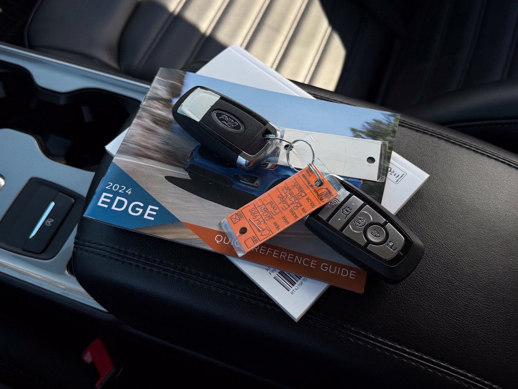 Certified 2024 Ford Edge SEL w/ Convenience Package AWD/4WD image 4