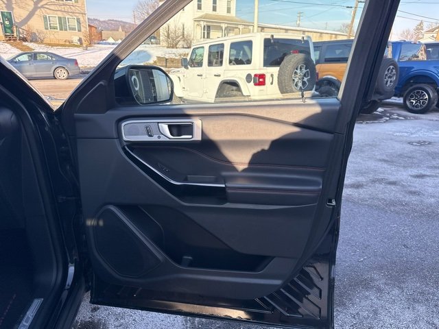 Certified 2022 Ford Explorer ST-Line w/ Class IV Trailer Tow Package image 32