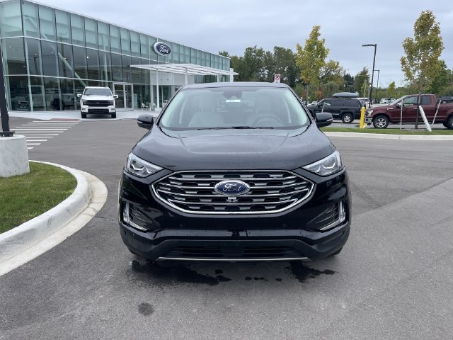 Certified 2024 Ford Edge Titanium w/ Equipment Group 301A AWD/4WD image 8