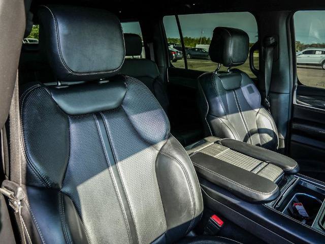Used 2022 Jeep Wagoneer Series II AWD/4WD image 18