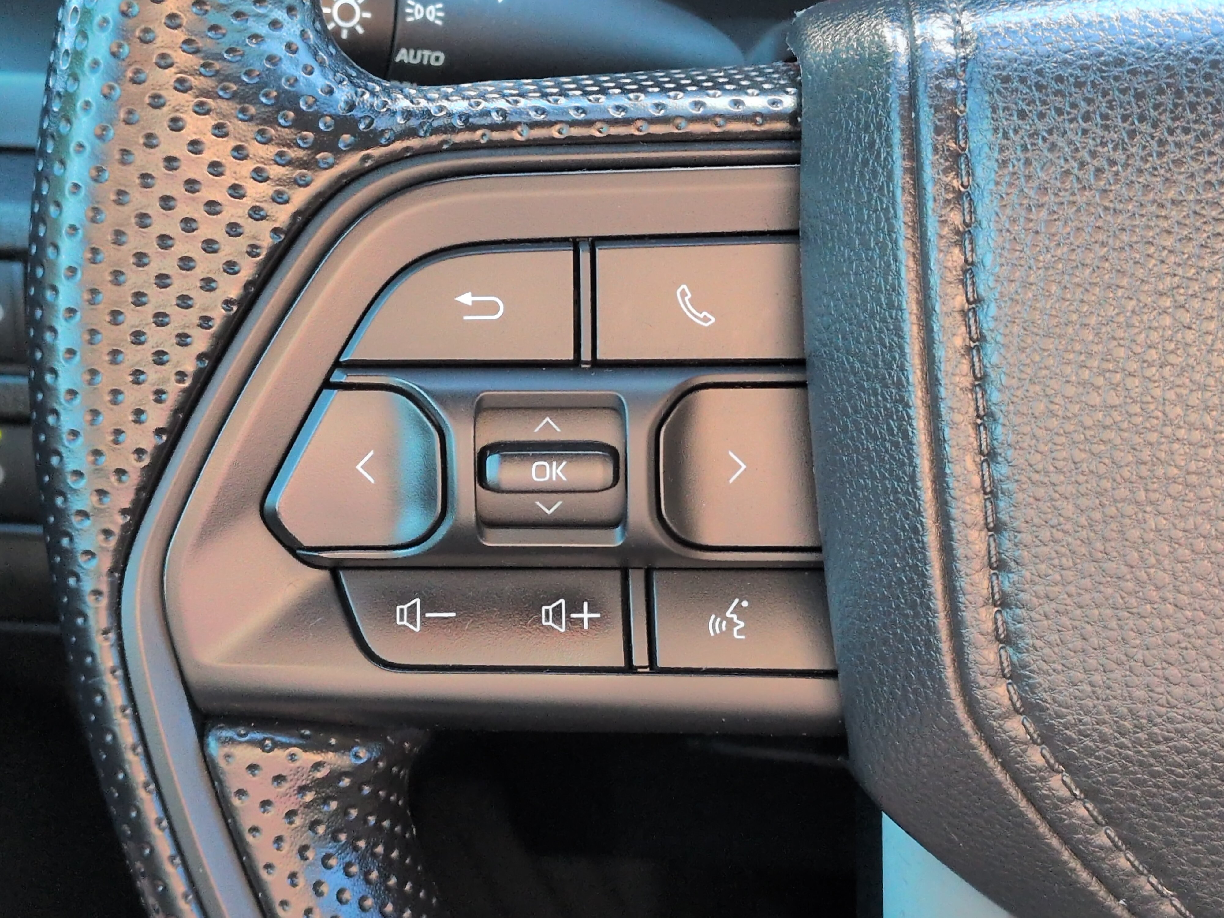 Used 2024 Toyota Tacoma SR w/ Towing Package AWD/4WD image 21