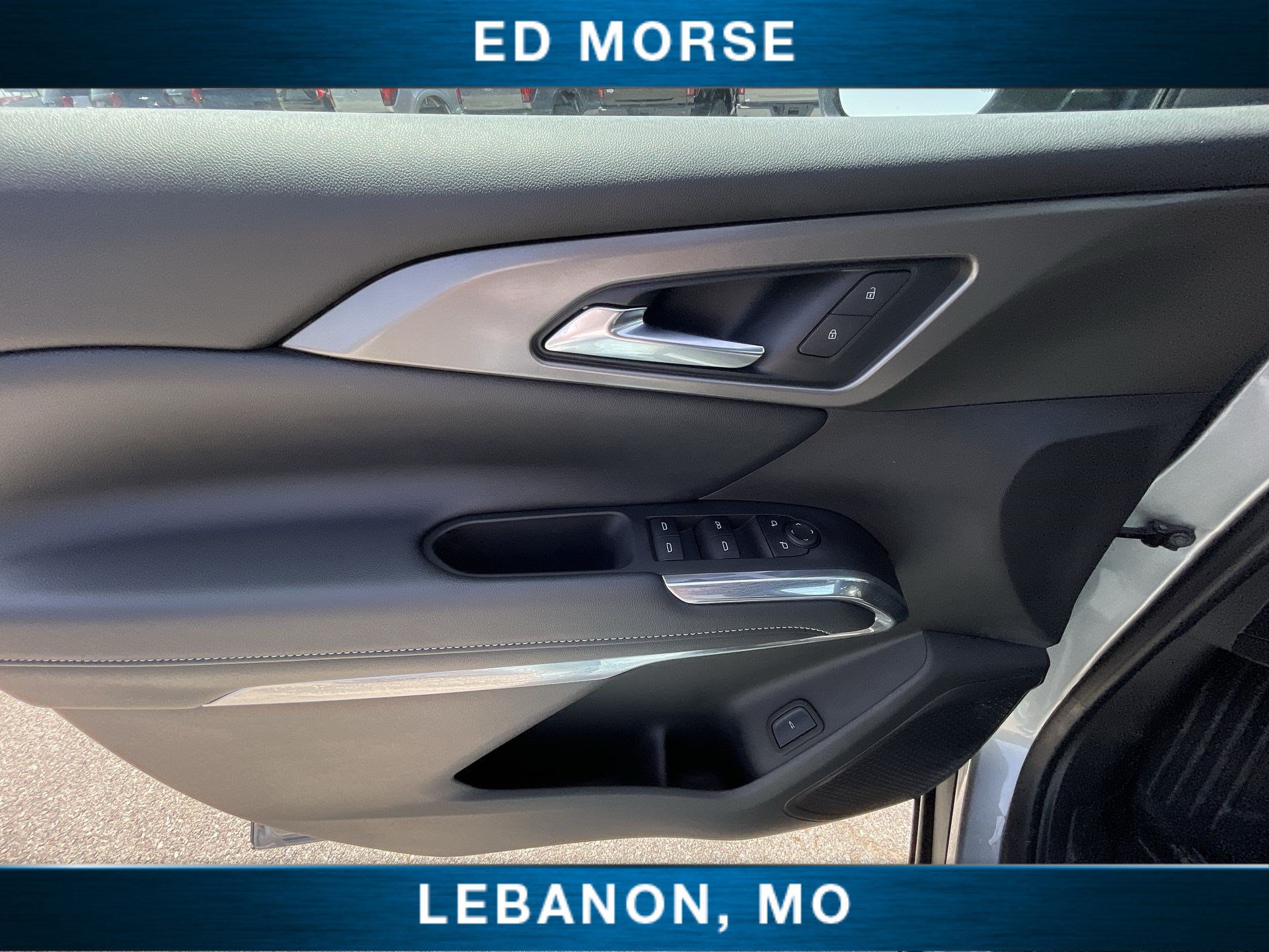 Used 2025 Chevrolet Traverse LT FWD image 21