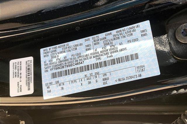 Certified 2025 Ford F250 Platinum w/ FX4 Off-Road Package AWD/4WD image 32