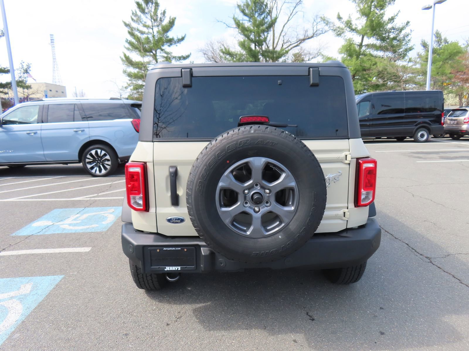 Certified 2025 Ford Bronco Big Bend image 5