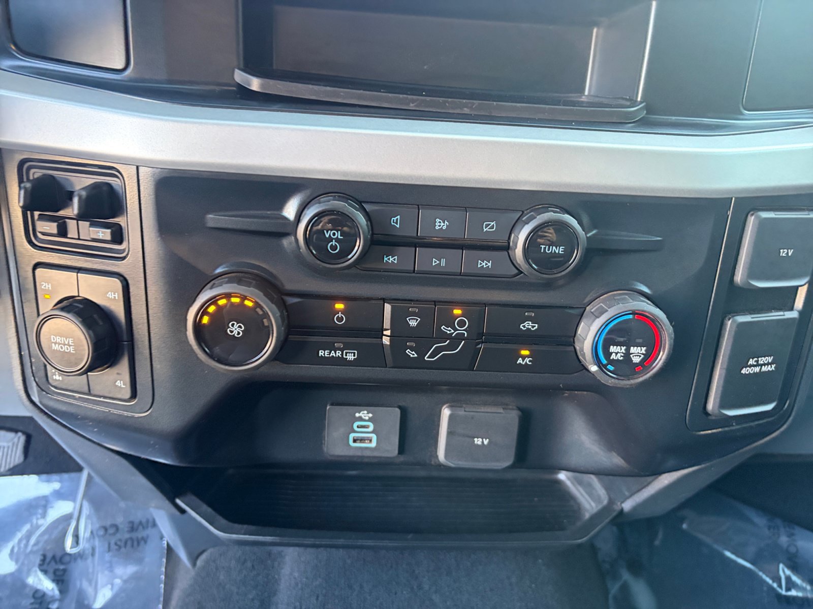 Certified 2024 Ford F250 XL w/ STX Appearance Package AWD/4WD image 14