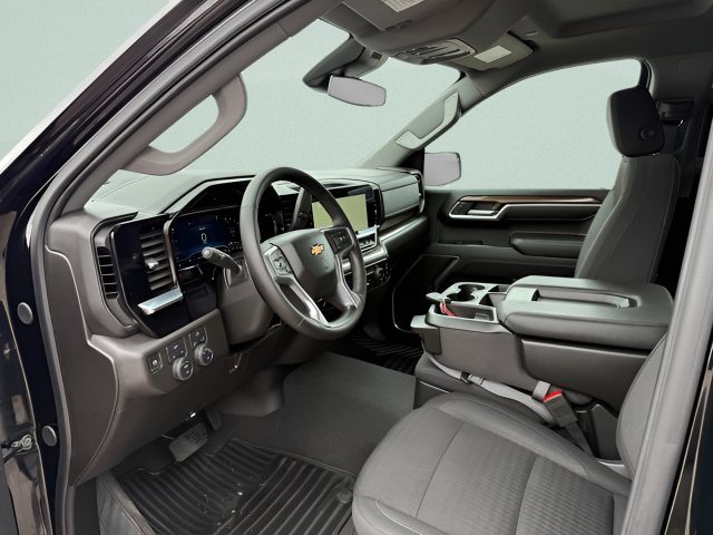 Used 2025 Chevrolet Silverado 1500 LT AWD/4WD image 4