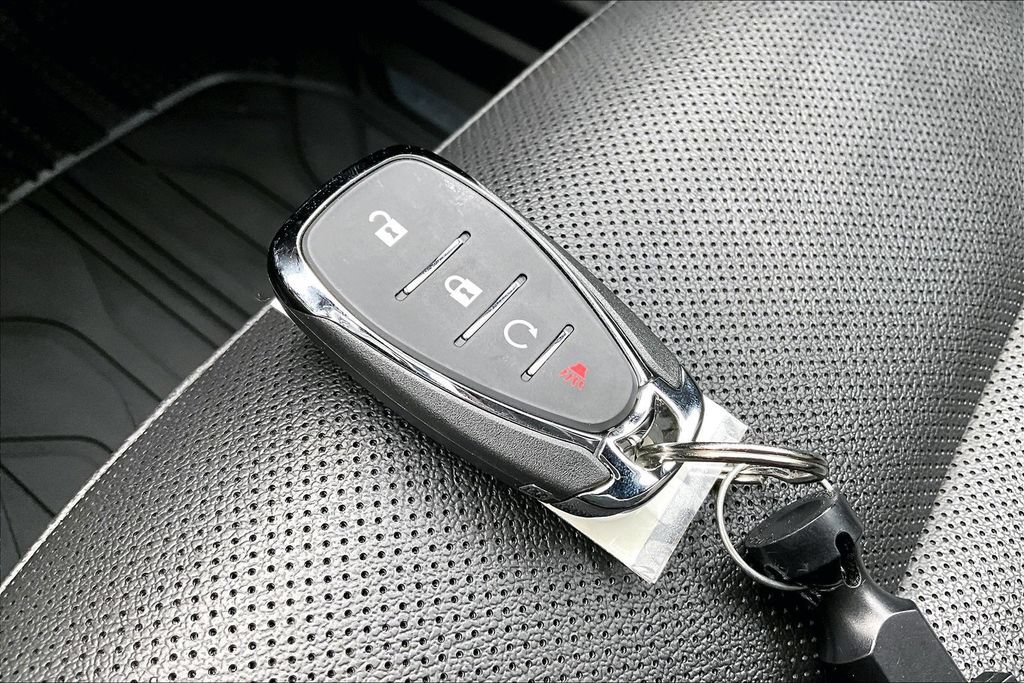 Used 2024 Chevrolet Trax RS w/ Driver Confidence Package FWD image 11