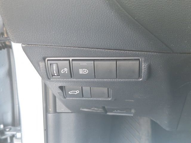 Used 2024 Toyota Corolla Cross XLE w/ Convenience Package image 30