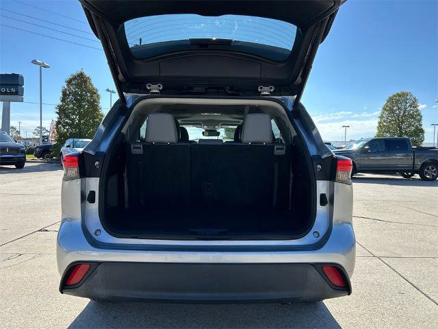 Used 2021 Toyota Highlander XLE image 9
