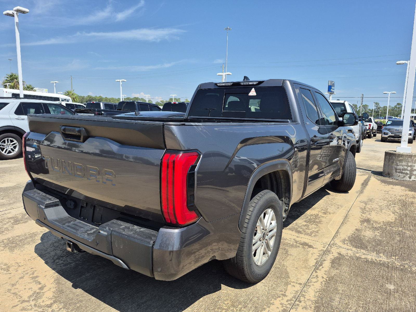 Used 2022 Toyota Tundra SR5 w/ SR5 Convenience Package RWD image 4