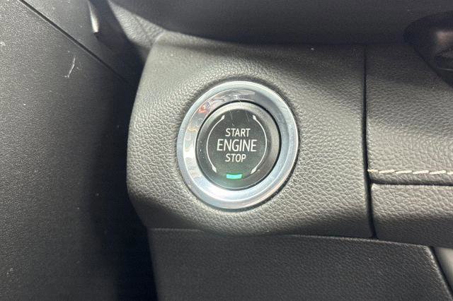 Used 2023 Buick Envision Essence w/ Sport Touring Package image 25