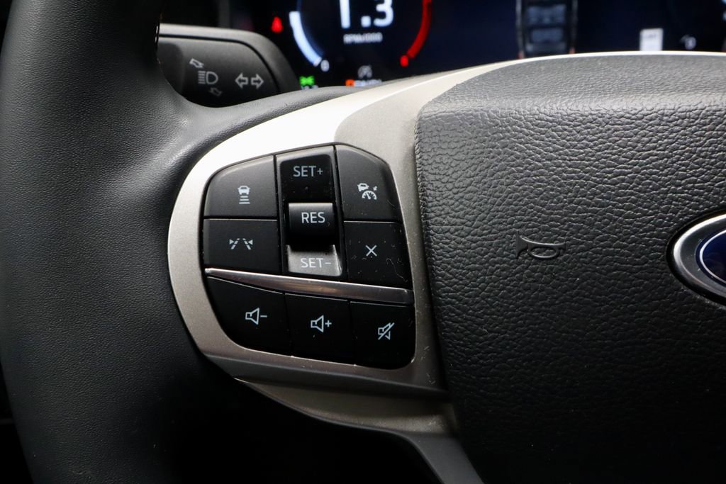 Certified 2025 Ford Explorer Active AWD/4WD image 27