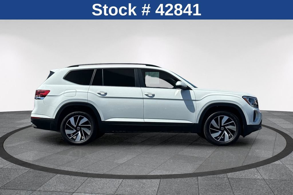 Used 2024 Volkswagen Atlas SE AWD/4WD image 4