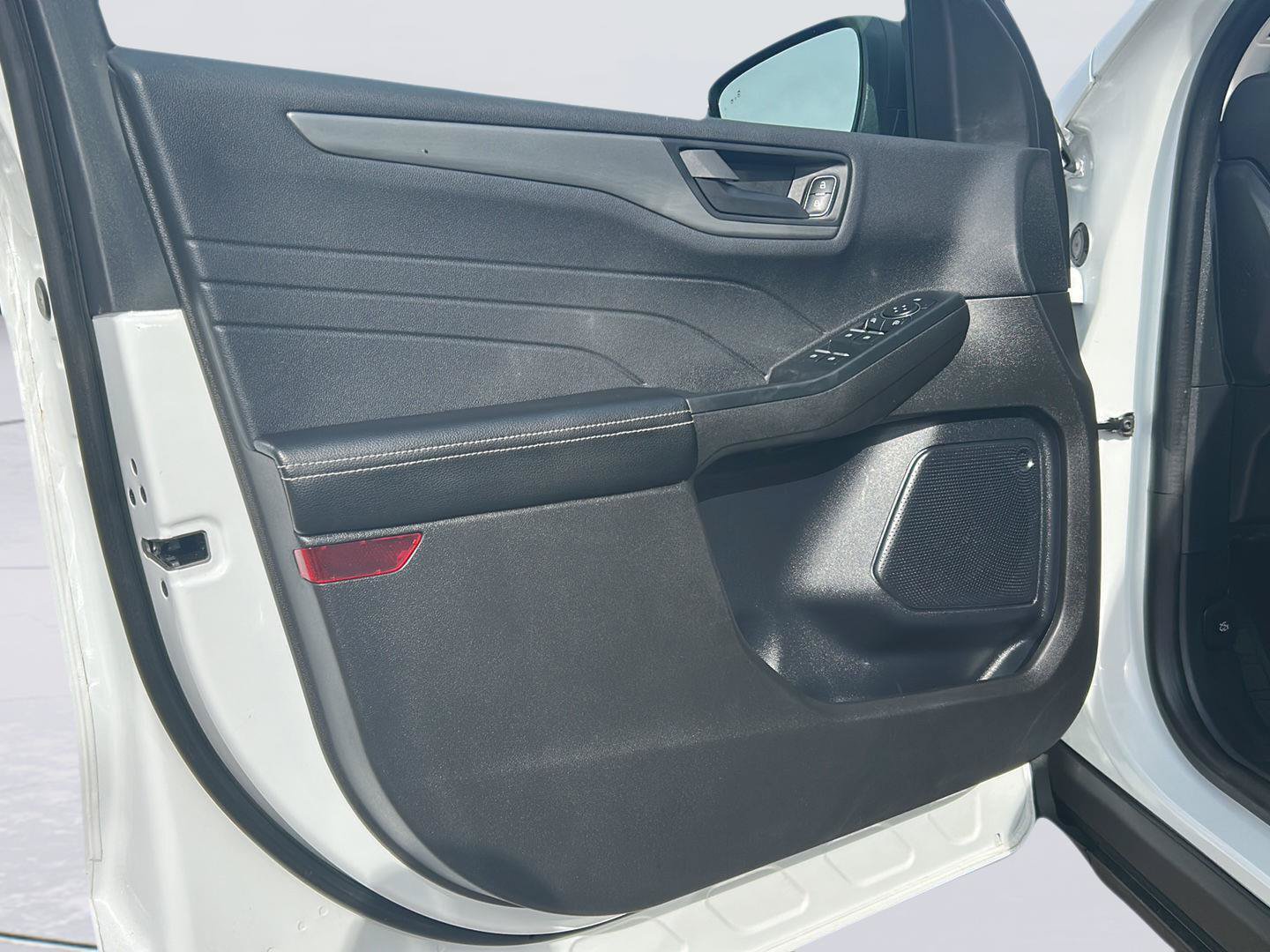 Certified 2024 Ford Escape Active w/ Cold Weather Package FWD image 8
