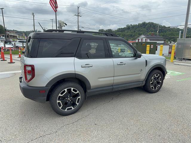 Certified 2022 Ford Bronco Sport Outer Banks w/ Tech Package AWD/4WD image 3