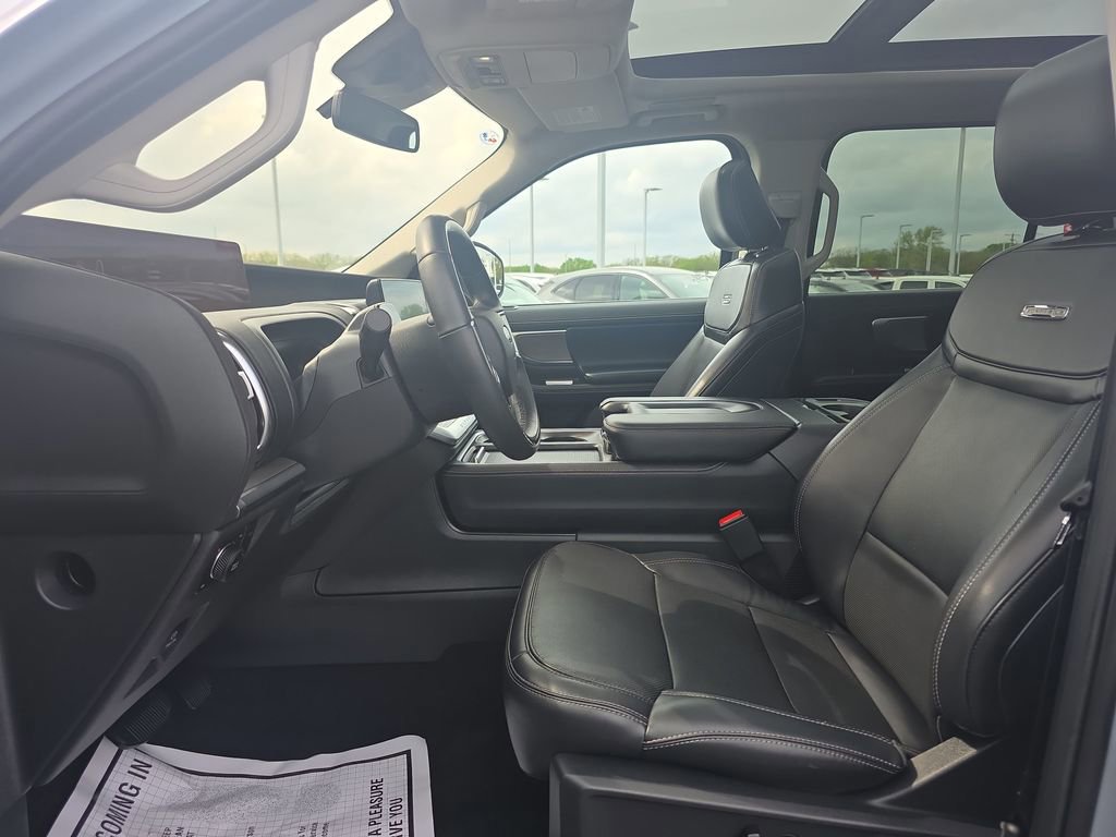Certified 2025 Ford Expedition Platinum w/ Driver's Package AWD/4WD image 23