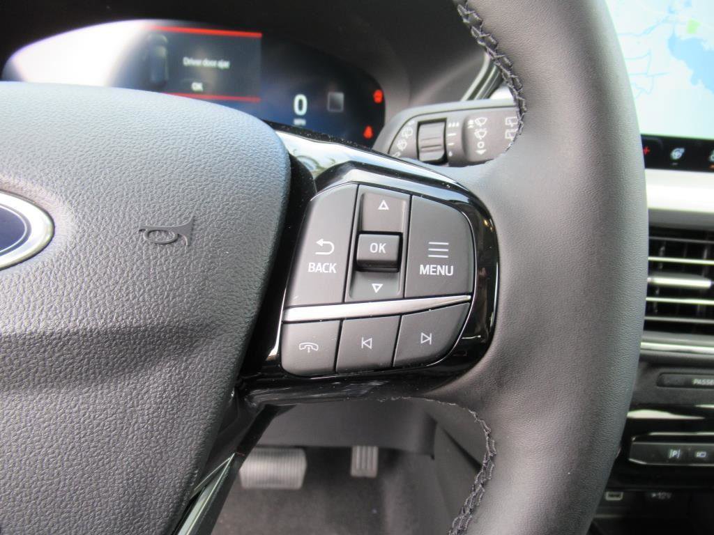 Certified 2025 Ford Escape SE w/ PHEV Premium Package image 26