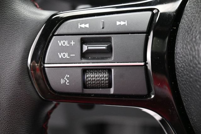 Used 2025 Honda Pilot Black Edition image 18