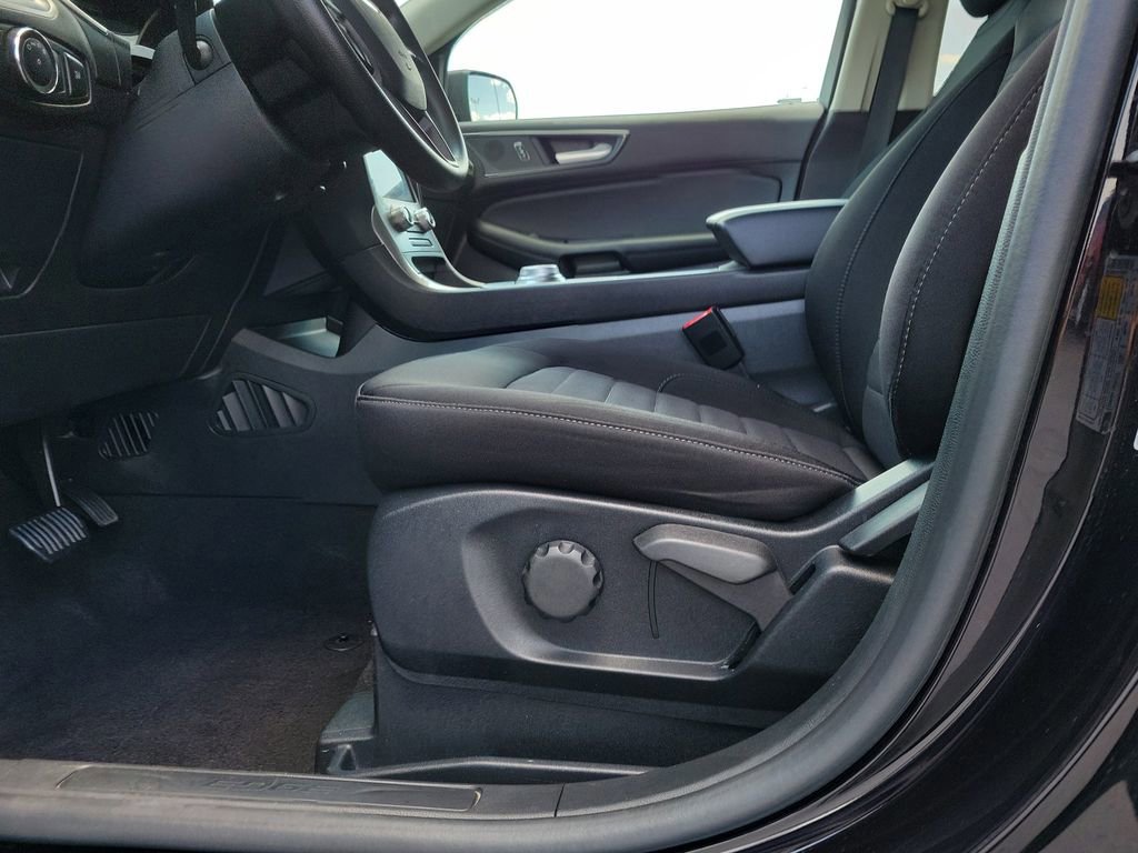 Certified 2021 Ford Edge SE FWD image 19