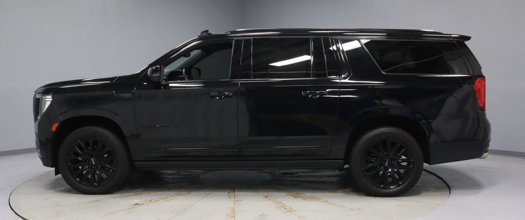 Used 2024 GMC Yukon XL Denali Ultimate AWD/4WD image 11