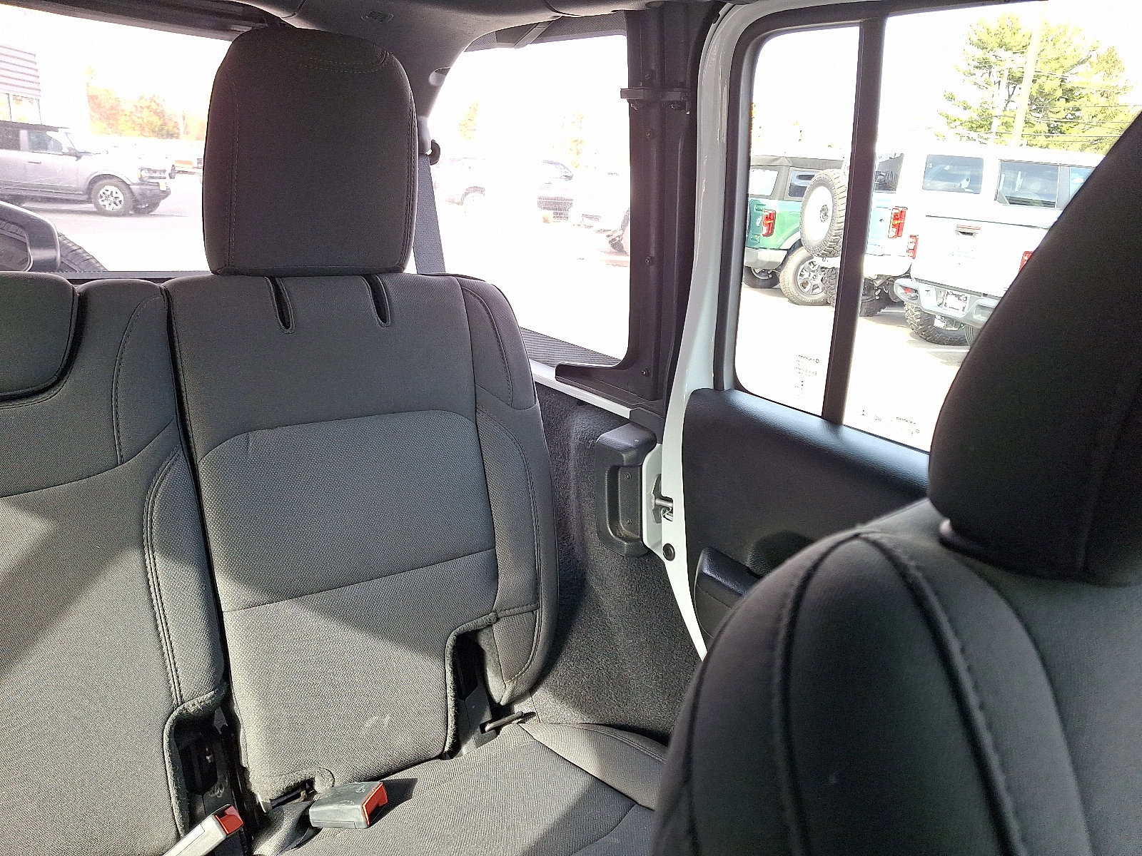 Used 2022 Jeep Wrangler Unlimited Sport image 21