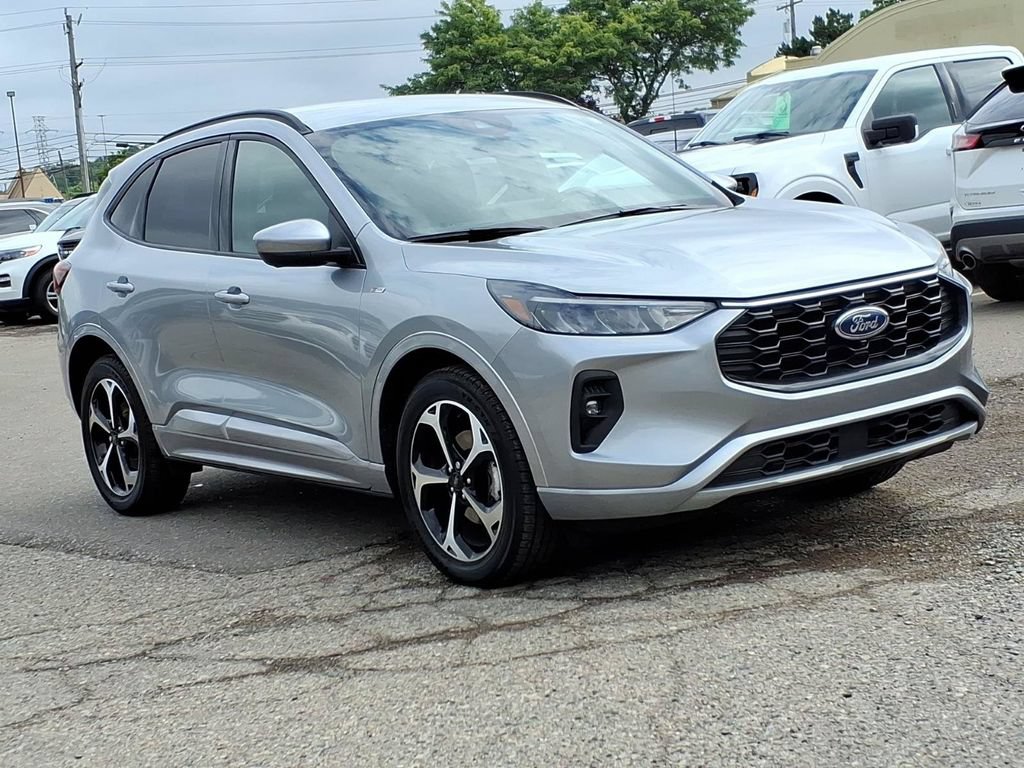 Certified 2023 Ford Escape ST-Line Select w/ Tech Pack #2 AWD/4WD image 7