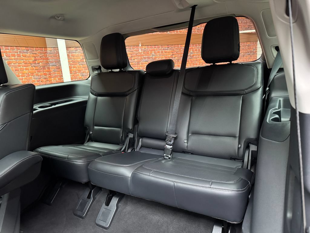 Certified 2025 Ford Expedition Platinum AWD/4WD image 4