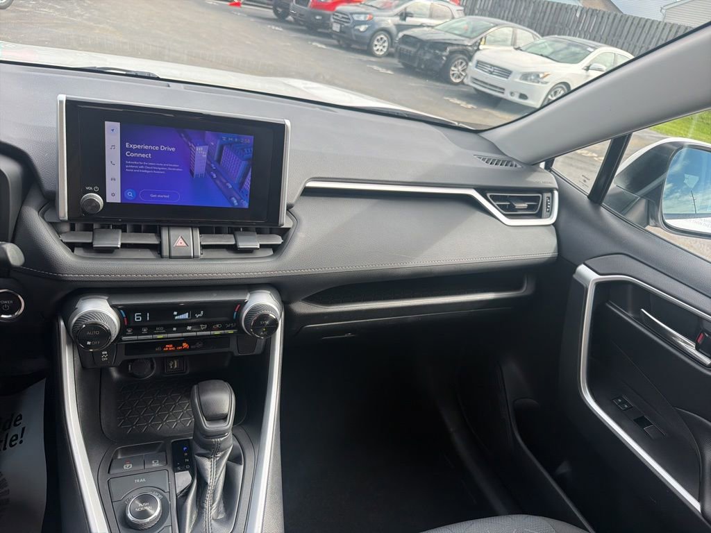 Used 2023 Toyota RAV4 XLE AWD/4WD image 27