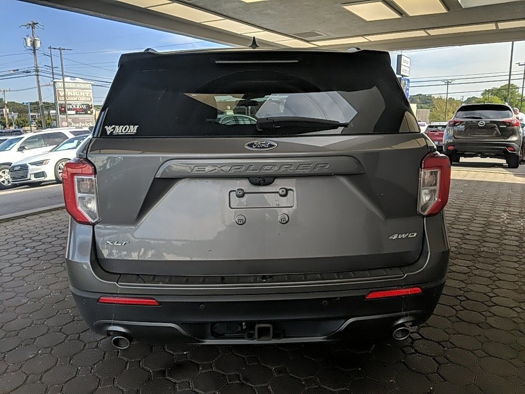 Certified 2022 Ford Explorer XLT w/ Equipment Group 202A image 4