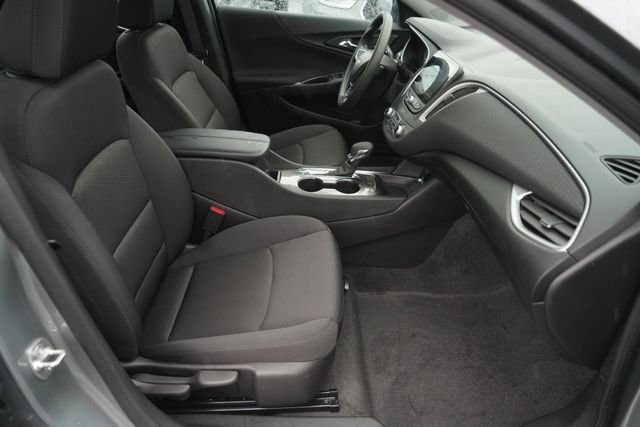 Used 2025 Chevrolet Malibu LT FWD image 18
