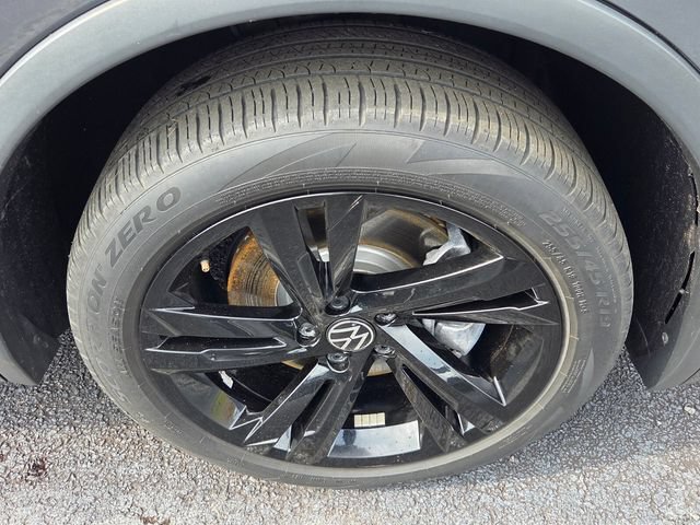 Used 2024 Volkswagen Tiguan SE R-Line FWD image 9