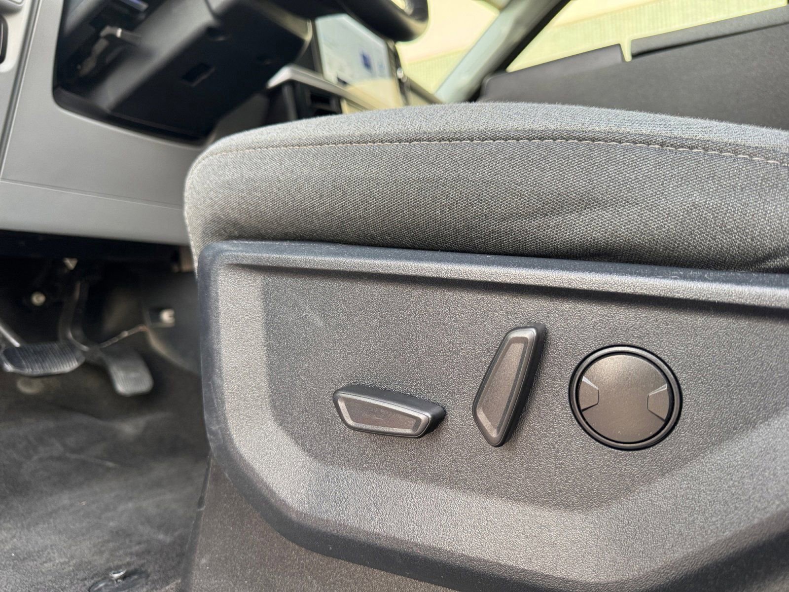 Certified 2022 Ford F150 XLT w/ Equipment Group 302A High image 20