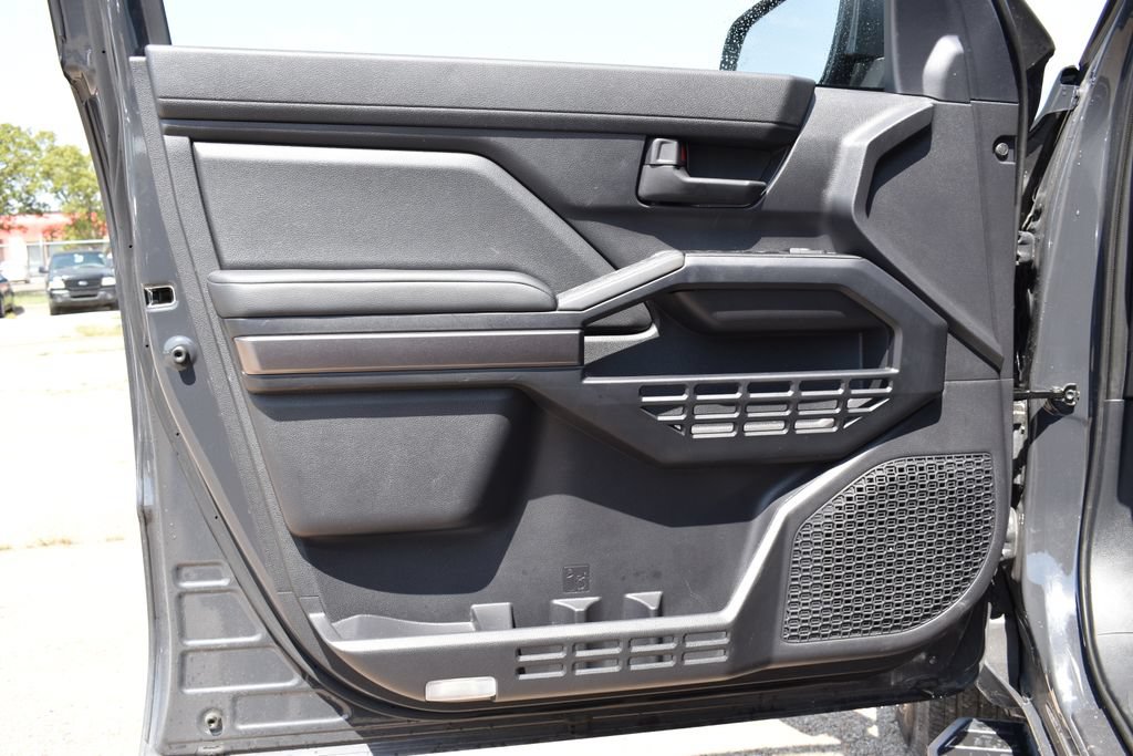 Used 2025 Toyota 4Runner SR5 AWD/4WD image 8