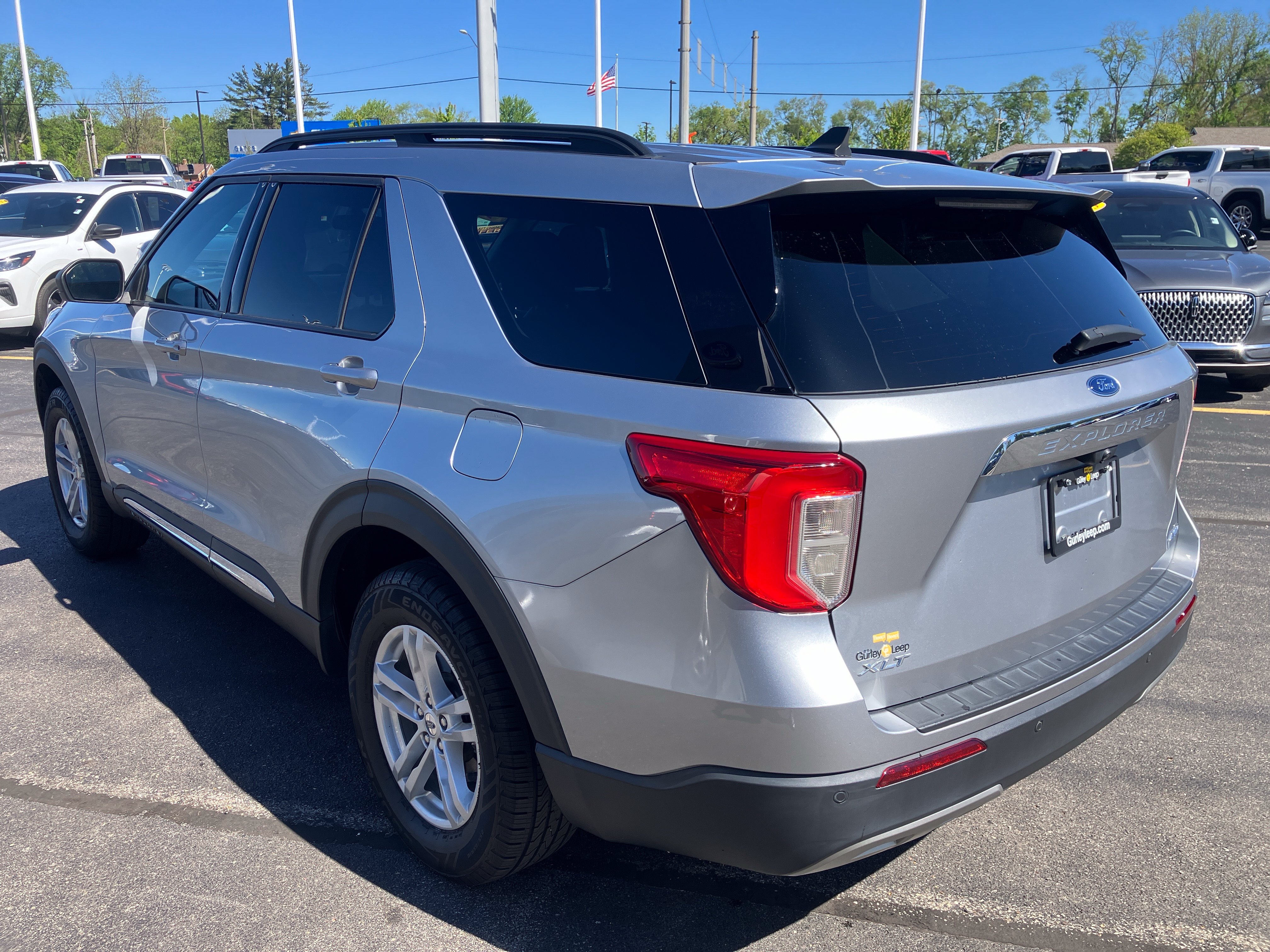 Certified 2021 Ford Explorer XLT w/ Equipment Group 202A AWD/4WD image 5