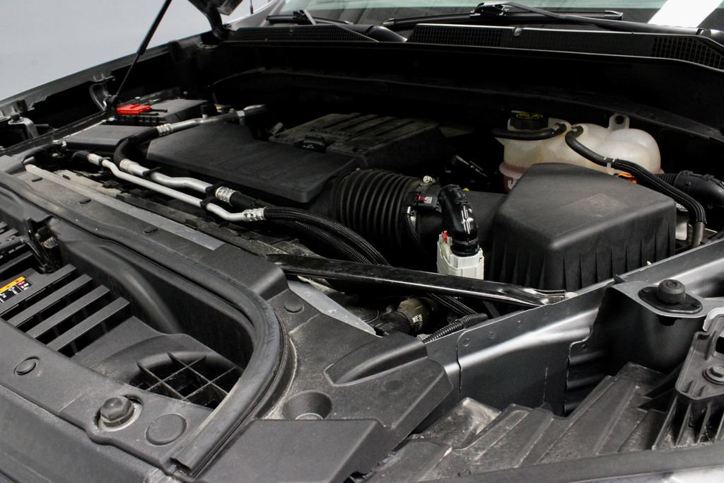 Used 2023 Chevrolet Silverado 1500 LT AWD/4WD image 17
