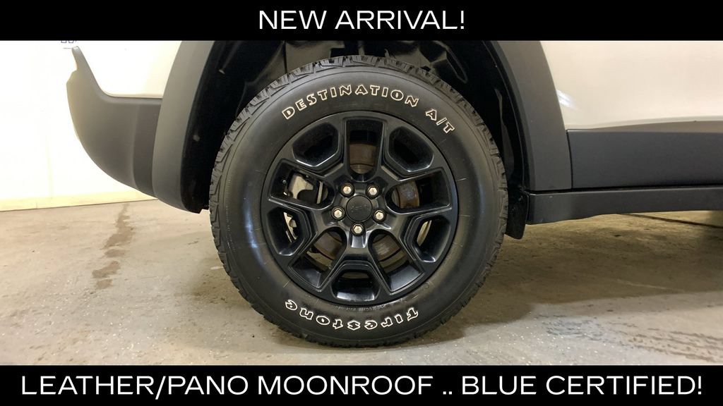 Used 2022 Jeep Cherokee Latitude w/ Sun & Sound Group AWD/4WD image 14