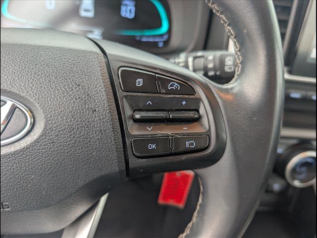 Used 2023 Hyundai Venue SEL image 10