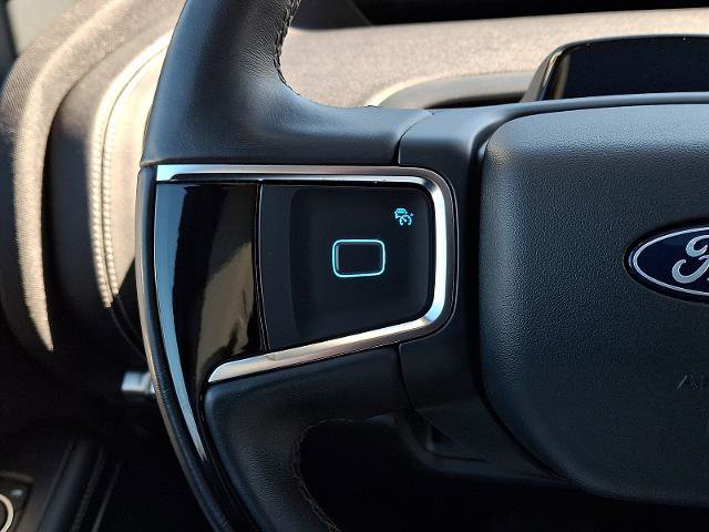 Certified 2025 Ford Expedition Platinum image 22