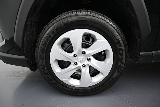 Used 2025 Toyota RAV4 LE FWD image 9
