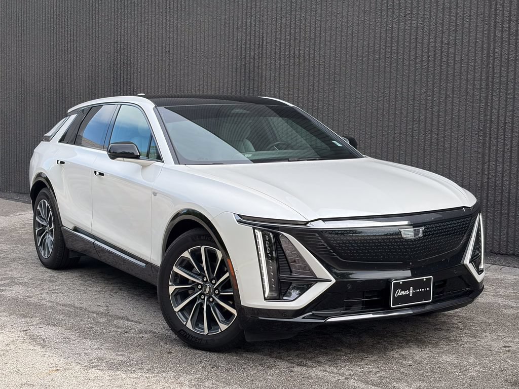 Used 2024 Cadillac Lyriq Sport AWD/4WD image 9