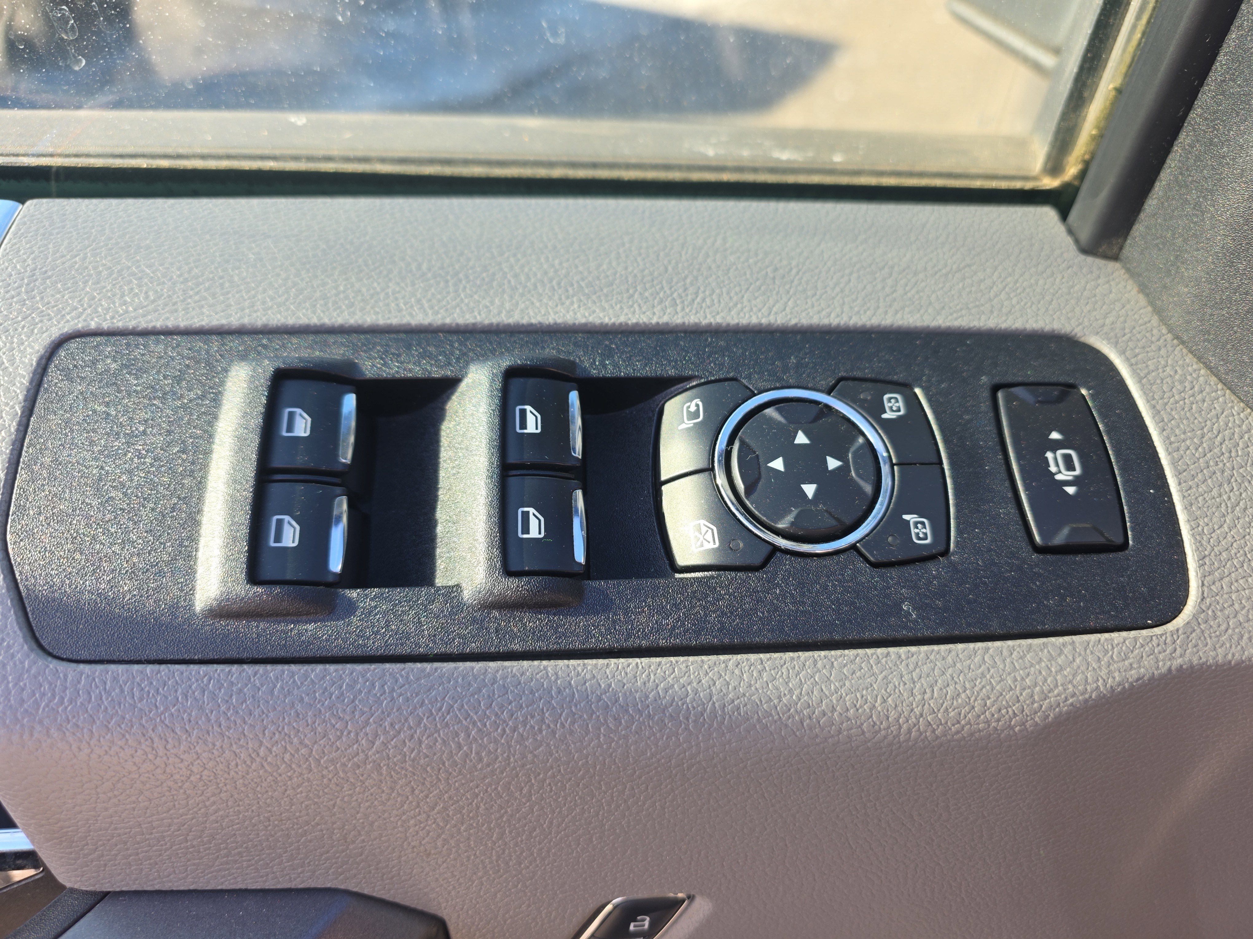 Certified 2018 Ford F250 XLT w/ XLT Premium Package image 27