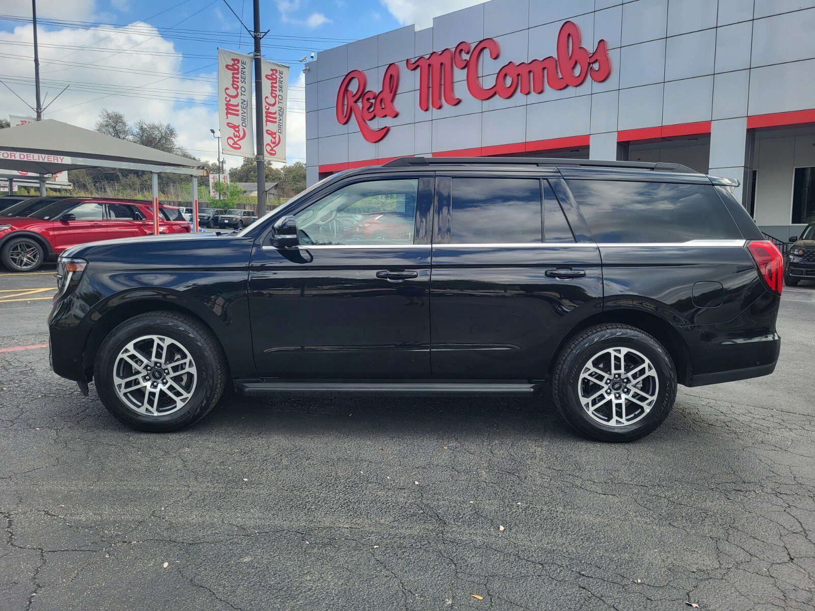 Certified 2025 Ford Expedition Active image 6