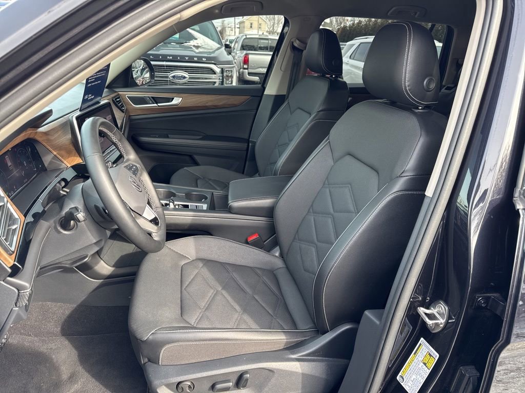 Used 2024 Volkswagen Atlas SE image 14
