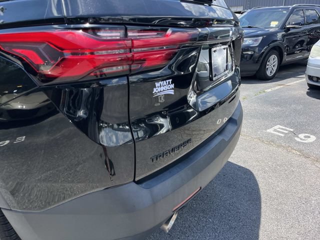 Used 2023 Chevrolet Traverse RS w/ LPO, Floor Liner Package FWD image 12