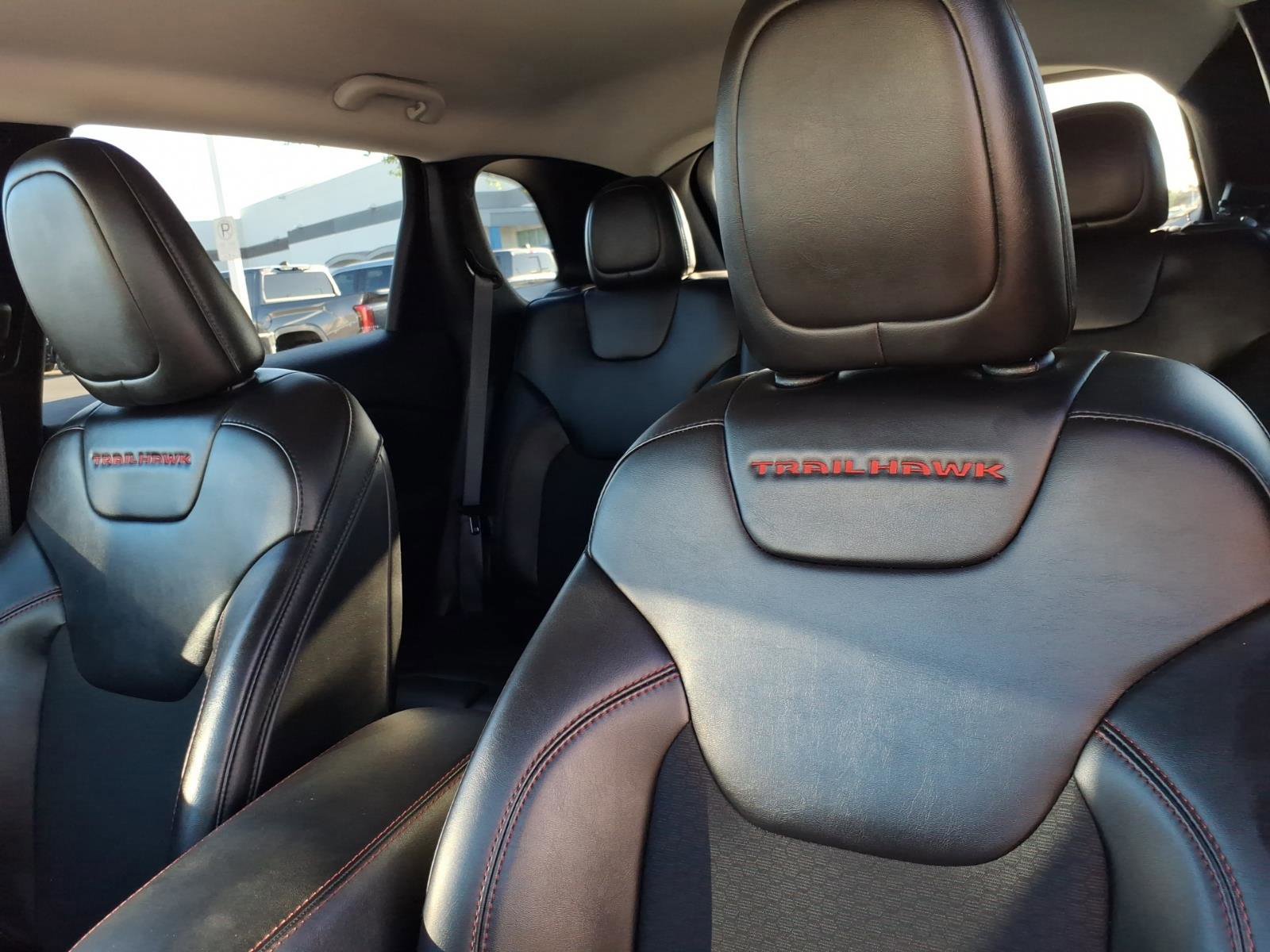 Used 2020 Jeep Cherokee Trailhawk w/ Comfort/Convenience Group image 14