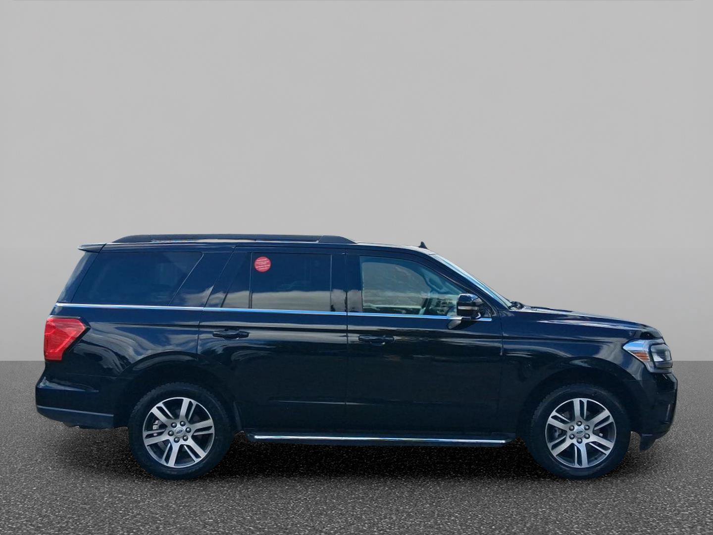 Certified 2023 Ford Expedition XLT RWD image 3