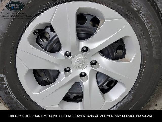 Used 2024 Toyota RAV4 LE AWD/4WD image 11