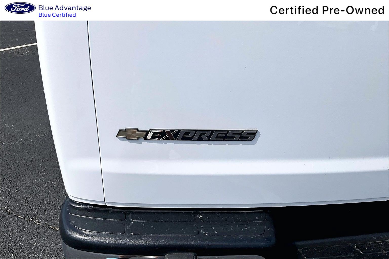 Used 2025 Chevrolet Express 2500 w/ Driver Convenience Package RWD image 7