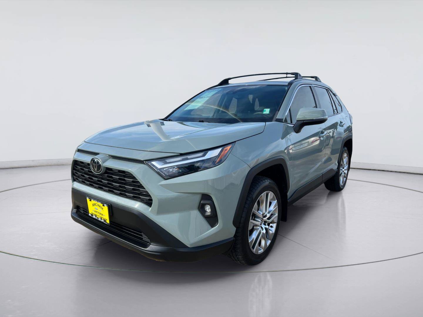 Used 2023 Toyota RAV4 XLE Premium FWD image 7