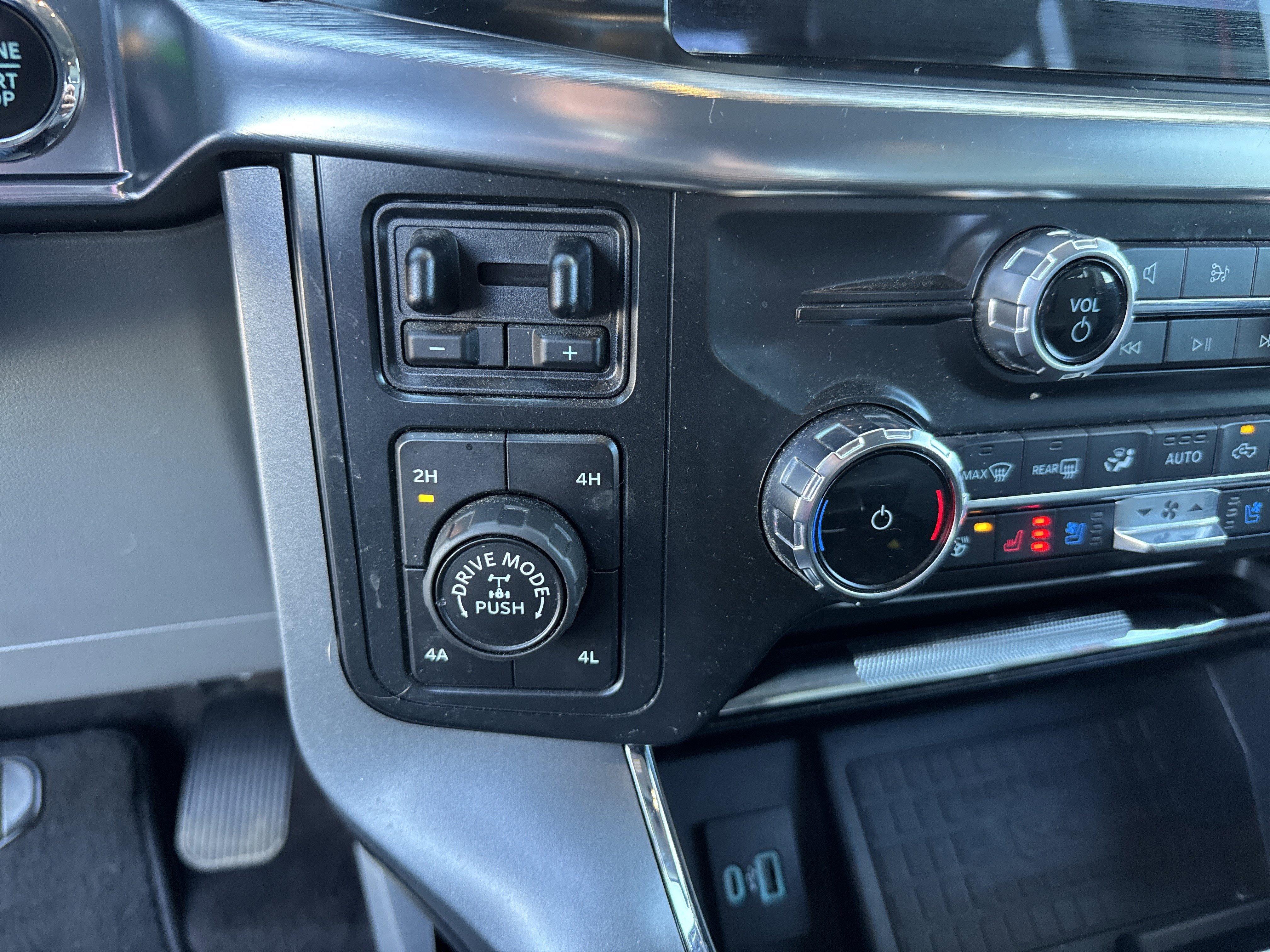 Certified 2022 Ford F150 Lariat w/ Equipment Group 502A High image 44